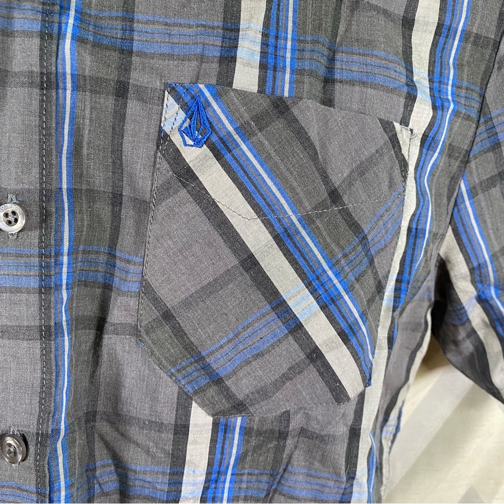 Mens Volcom button down - Picture 2 of 5